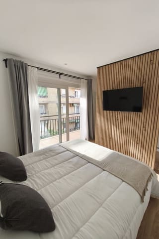 2 bedroom Apartment for sale in Playa de los Boliches, Fuengirola - € 379,000 (Ref: 9239320)