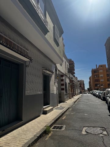 Casa in vendita in Malaga città - 990.000 € (Rif: 9240348)