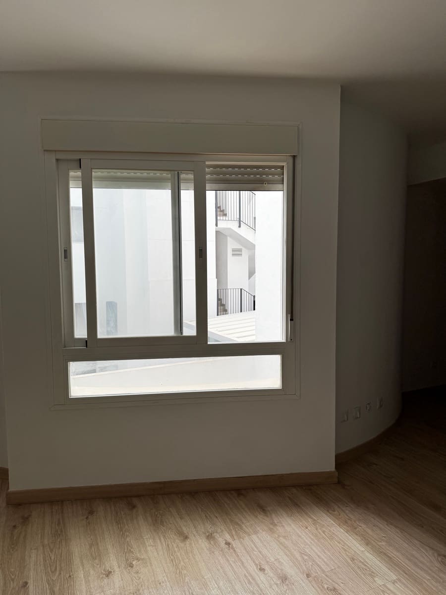 Lejlighed til salg i Malaga by - € 199.000 (Ref: 9240351)