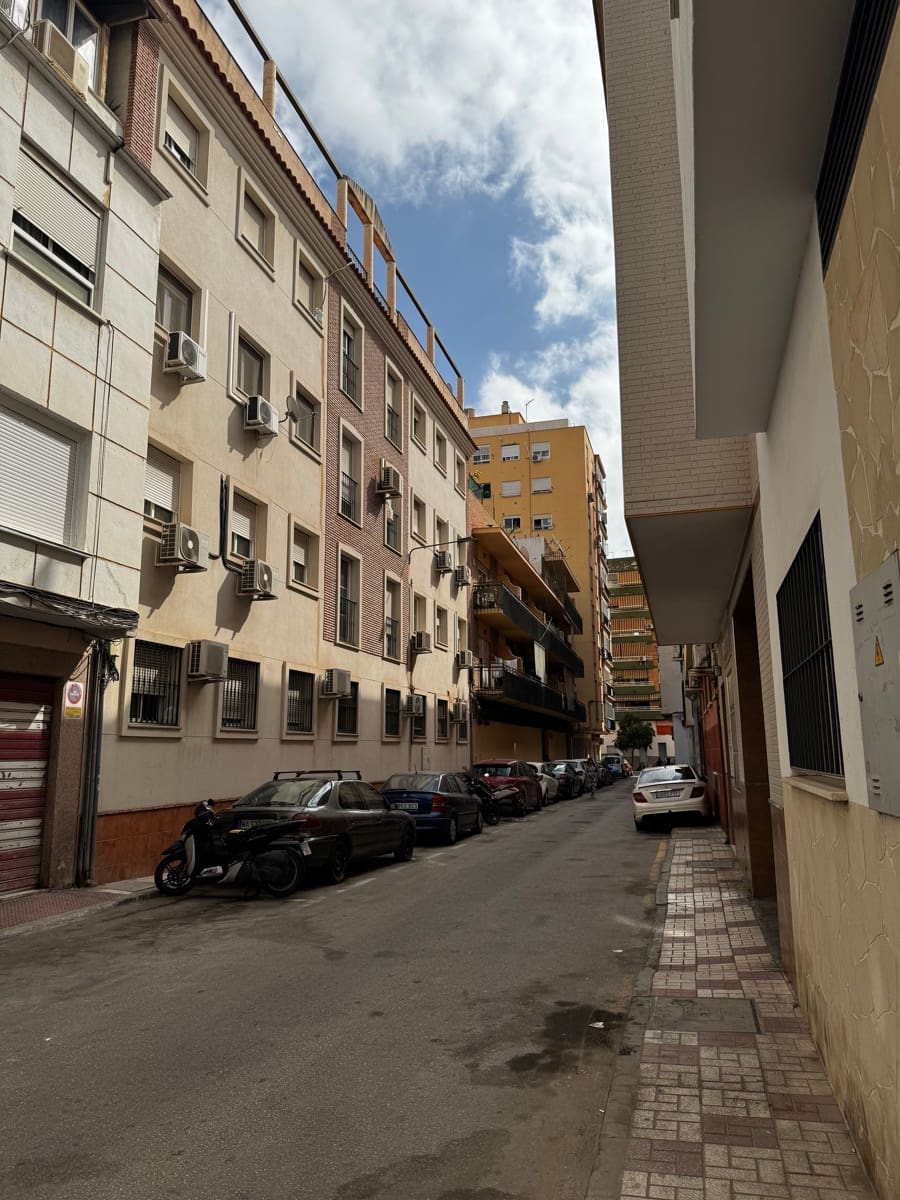 Lejlighed til salg i Malaga by - € 199.000 (Ref: 9240351)