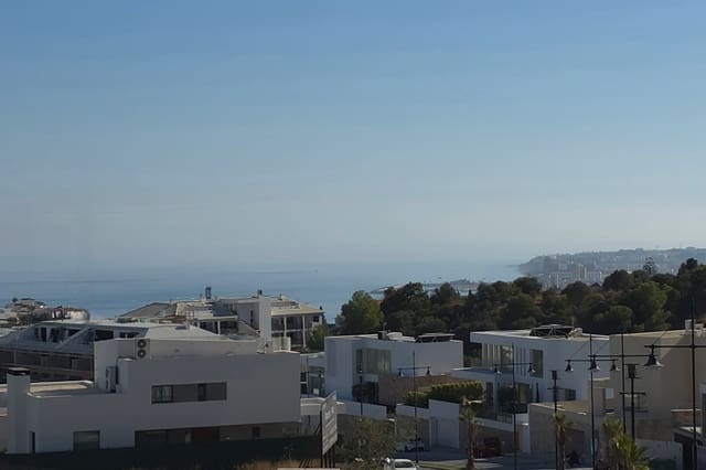 3 bedroom Apartment for sale in El Higuerón, Fuengirola with pool - € 649,000 (Ref: 9241169)