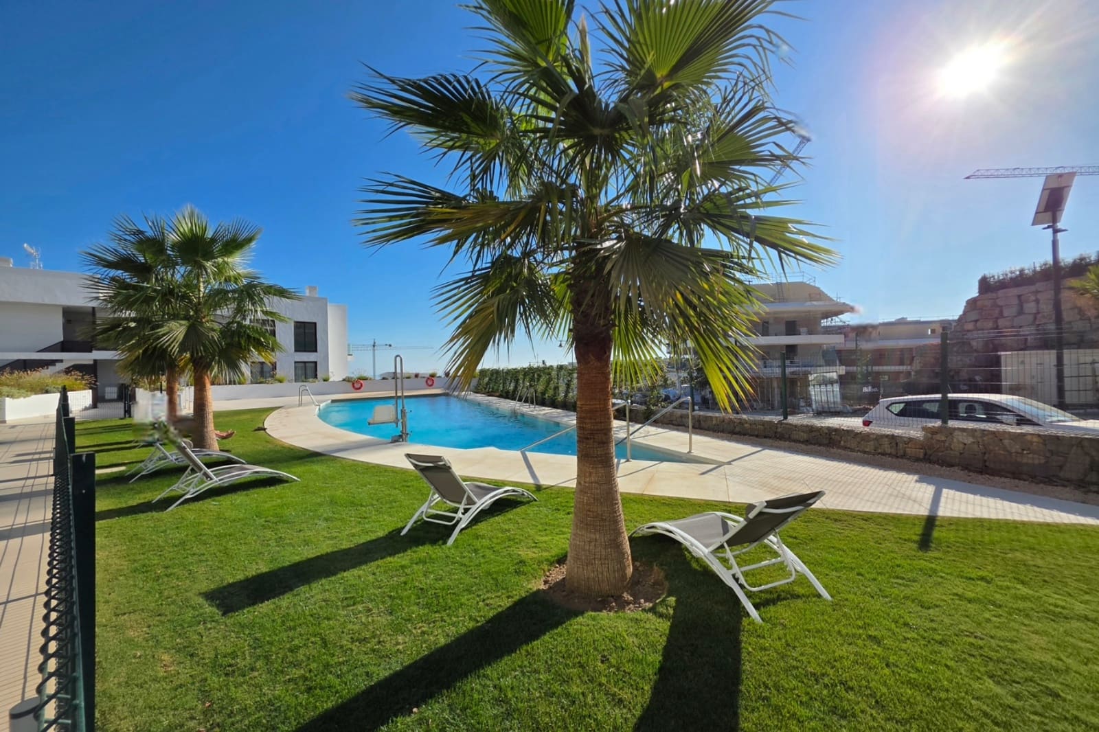 3 bedroom Apartment for sale in Fuengirola with pool - € 649,000 (Ref: 9241169)