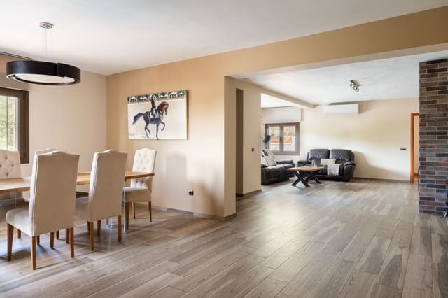 4 Zimmer Villa zu verkaufen in La Capellanía - El Higuerón, Benalmádena mit Pool - 870.000 € (Ref: 9247432)