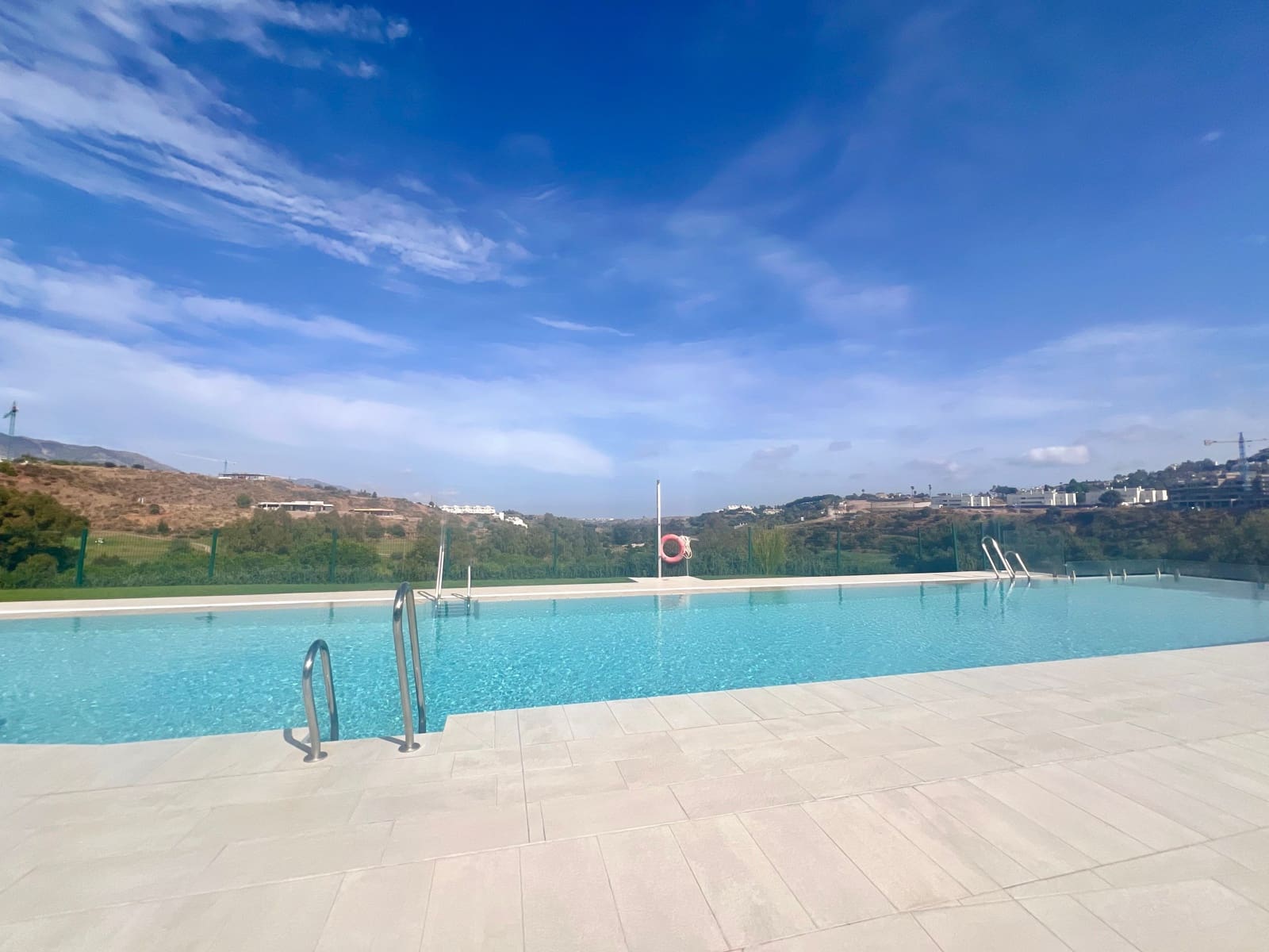 Apartamento de 3 habitaciones en Mijas Costa en venta con piscina - 650.000 € (Ref: 9247940)