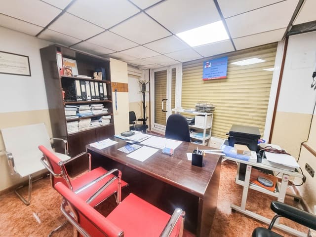 Commercial for sale in Jaén city - € 190,000 (Ref: 9251492)