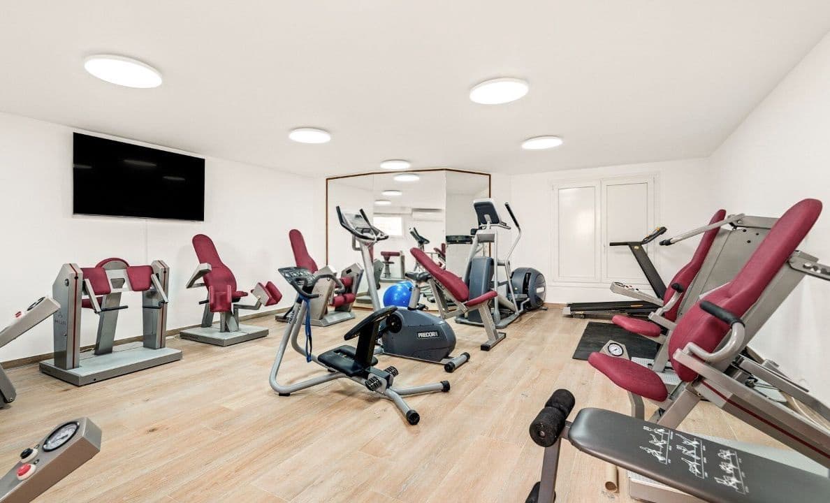 6 soverom Villa til salgs i Marbella med svømmebasseng garasje - € 3 995 950 (Ref: 9254265)