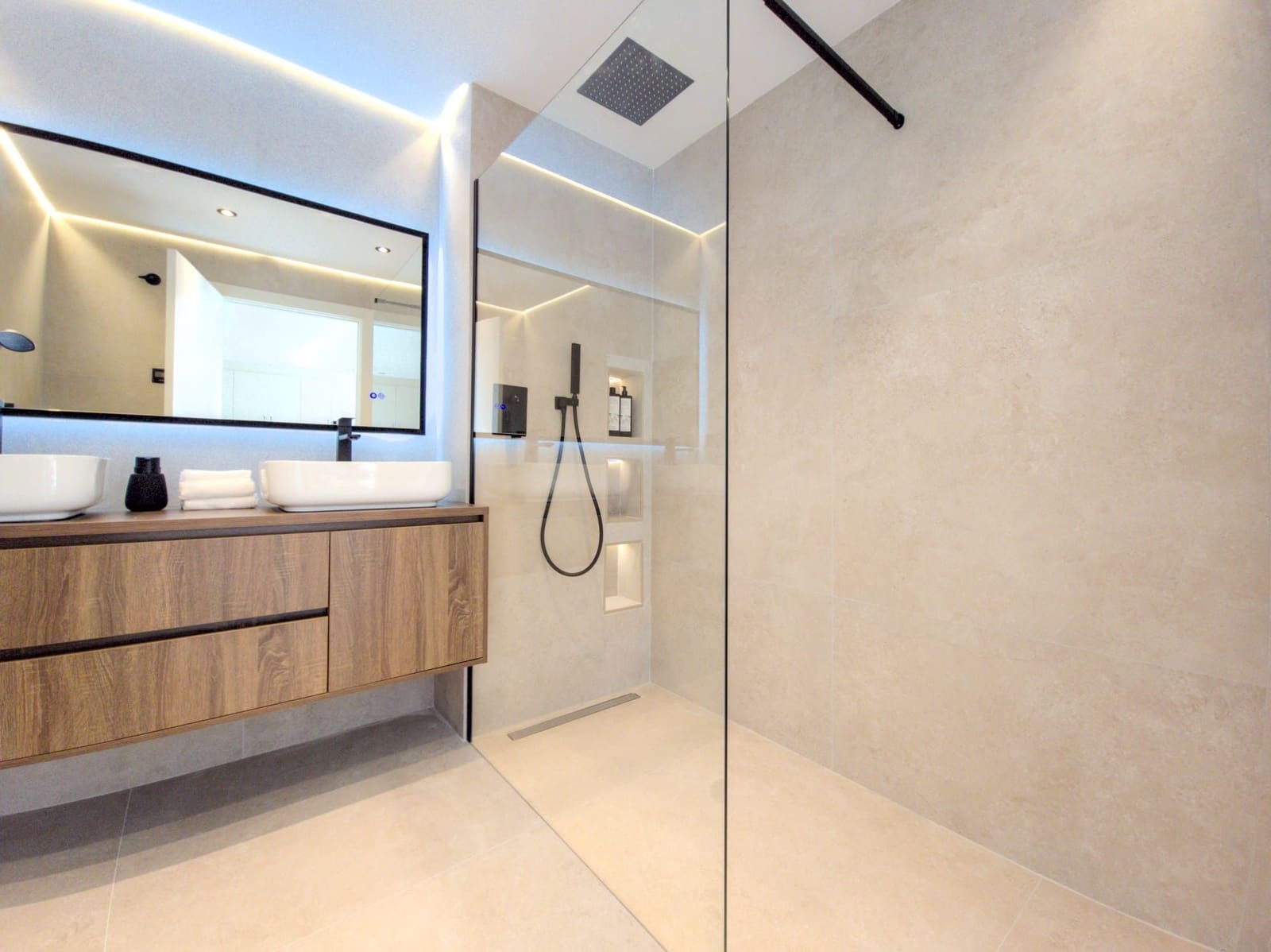 3 bedroom Apartment for sale in Mijas Costa - € 595,000 (Ref: 9254475)