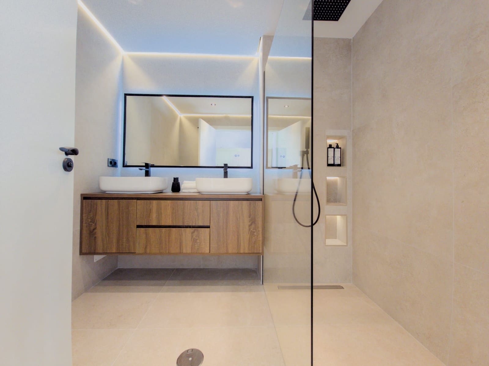 3 bedroom Apartment for sale in Mijas Costa - € 595,000 (Ref: 9254475)