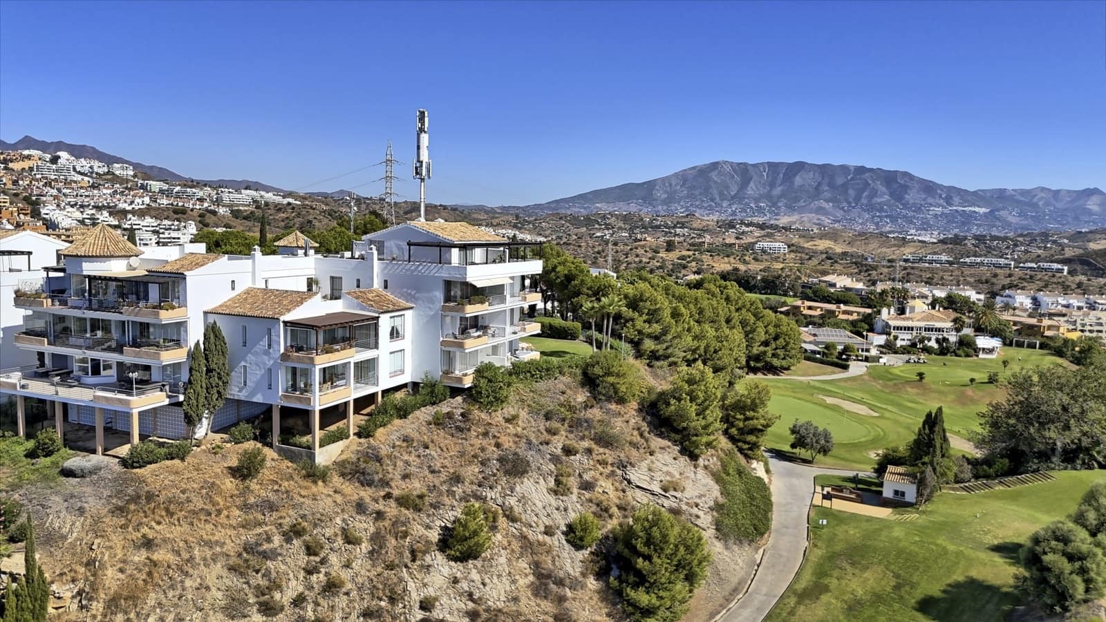 3 bedroom Apartment for sale in Mijas Costa - € 595,000 (Ref: 9254475)