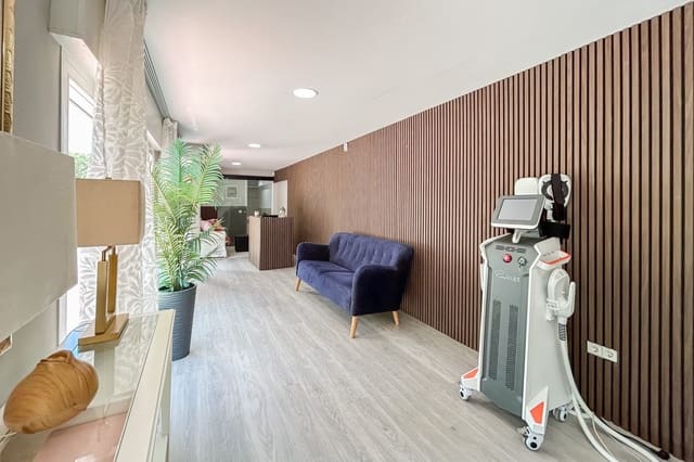 Kommersiell til salgs i Fuengirola - € 29 000 (Ref: 9256743)