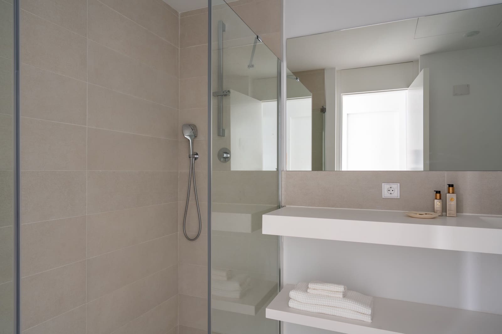 3 bedroom Apartment for sale in Fuengirola with pool - € 795,000 (Ref: 9258116)