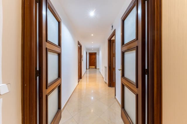 Appartement de 4 chambres à louer à La Seu, Palma de Mallorca - 2 700 € (Ref: 9263390)