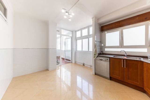 Appartement de 4 chambres à louer à La Seu, Palma de Mallorca - 2 700 € (Ref: 9263390)