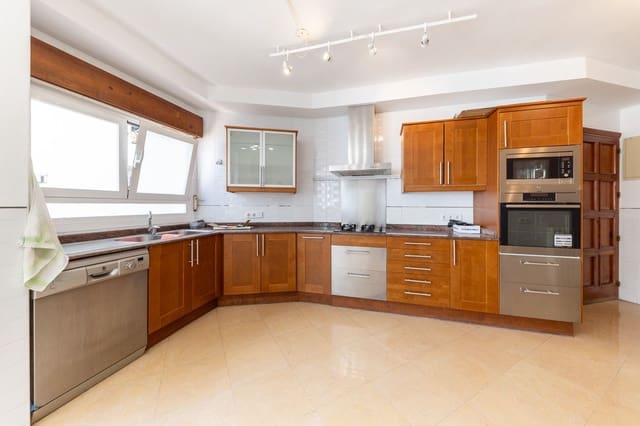 Appartement de 4 chambres à louer à La Seu, Palma de Mallorca - 2 700 € (Ref: 9263390)