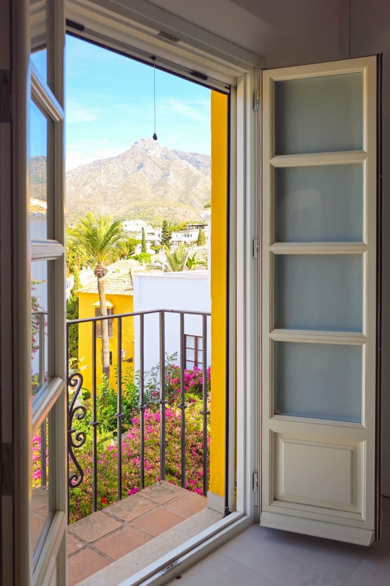 2 sypialnia Dom na sprzedaż w Marbella z basenem - 1 075 000 € (Ref: 9265149)