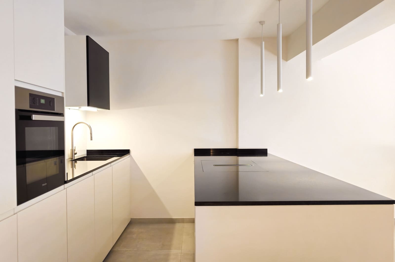 2 sypialnia Dom na sprzedaż w Marbella z basenem - 1 075 000 € (Ref: 9265149)