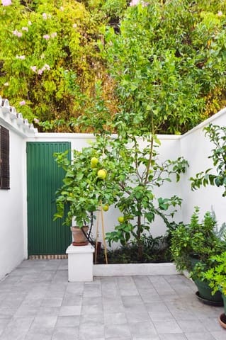 2 sypialnia Dom na sprzedaż w Lomas De Marbella, Marbella z basenem - 1 075 000 € (Ref: 9265149)