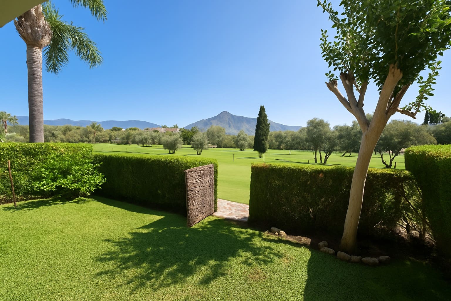 5 makuuhuone Huoneisto myytävänä paikassa San Pedro de Alcantara mukana uima-altaan - 779 900 € (Ref: 9268930)