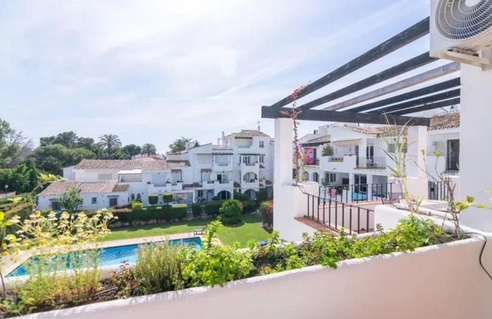 3 soveværelse Penthouse til salg i Estepona med swimmingpool - € 539.000 (Ref: 9269070)