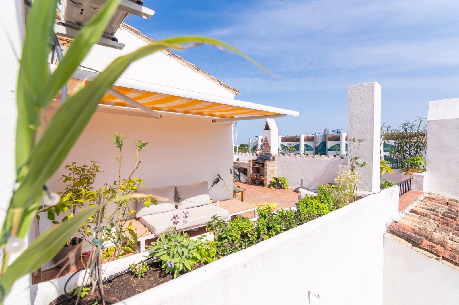 3 soveværelse Penthouse til salg i Estepona med swimmingpool - € 539.000 (Ref: 9269070)