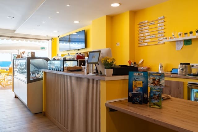 Yritys myytävänä paikassa Zona Puerto Deportivo, Fuengirola - 110 000 € (Ref: 9270554)