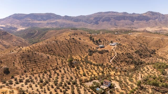 Hus til salgs i Antequera - € 359 000 (Ref: 9270555)