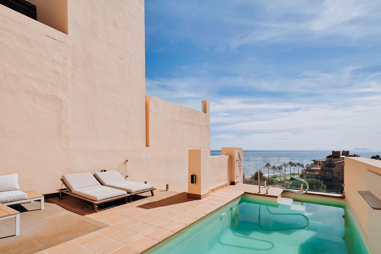 3 makuuhuone Huoneisto myytävänä paikassa Estepona mukana uima-altaan - 895 000 € (Ref: 9275195)