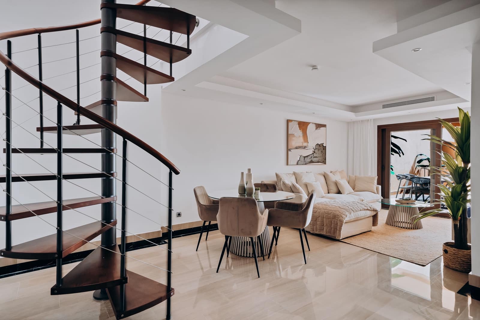 3 makuuhuone Huoneisto myytävänä paikassa Estepona mukana uima-altaan - 895 000 € (Ref: 9275195)