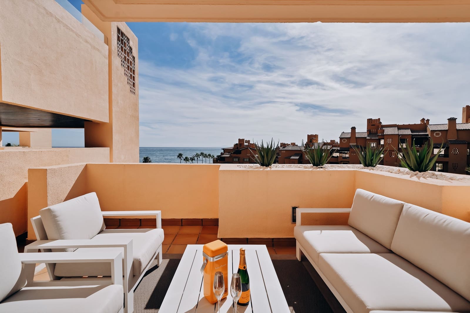 3 makuuhuone Huoneisto myytävänä paikassa Estepona mukana uima-altaan - 895 000 € (Ref: 9275195)