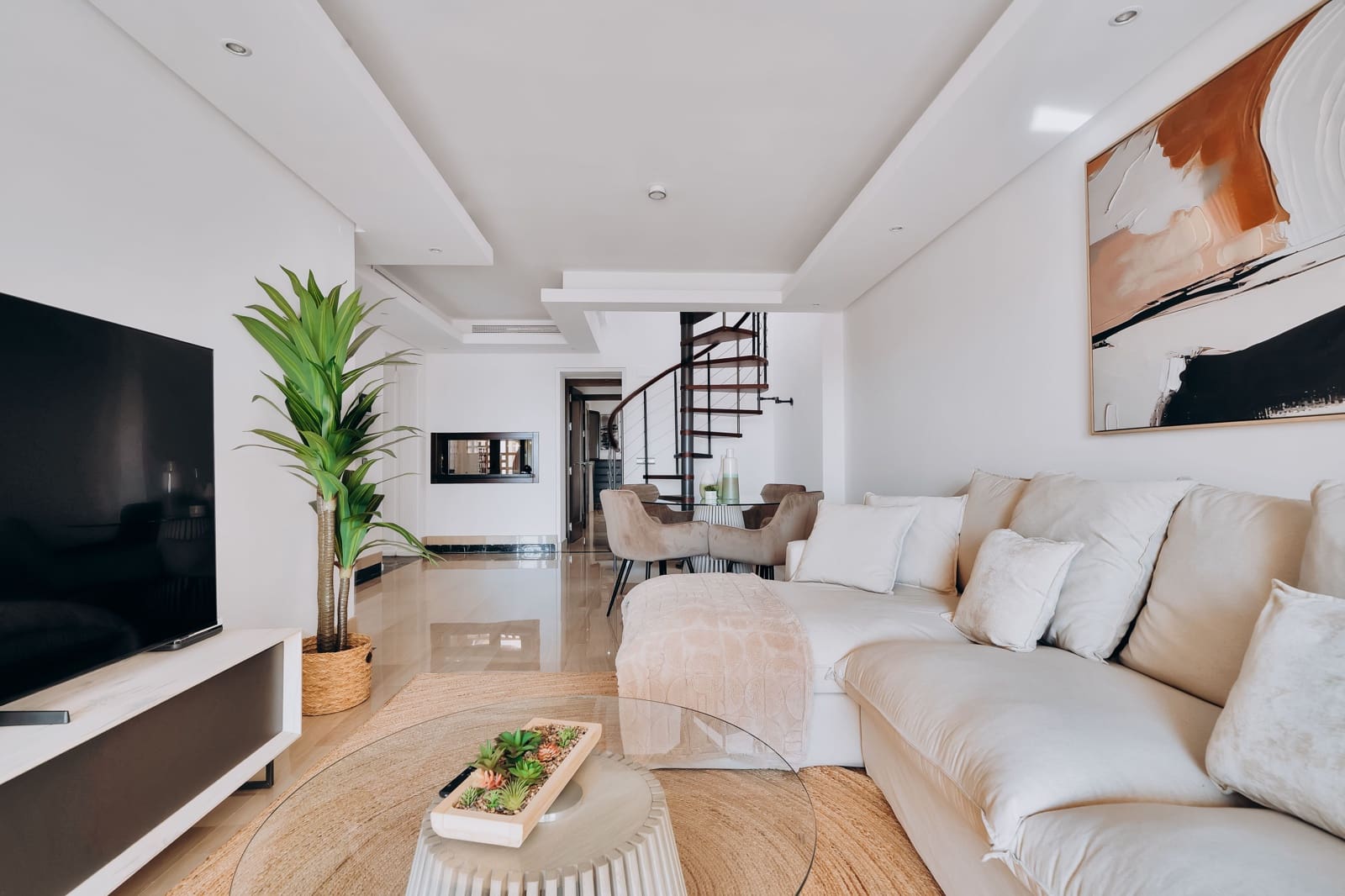 3 makuuhuone Huoneisto myytävänä paikassa Estepona mukana uima-altaan - 895 000 € (Ref: 9275195)