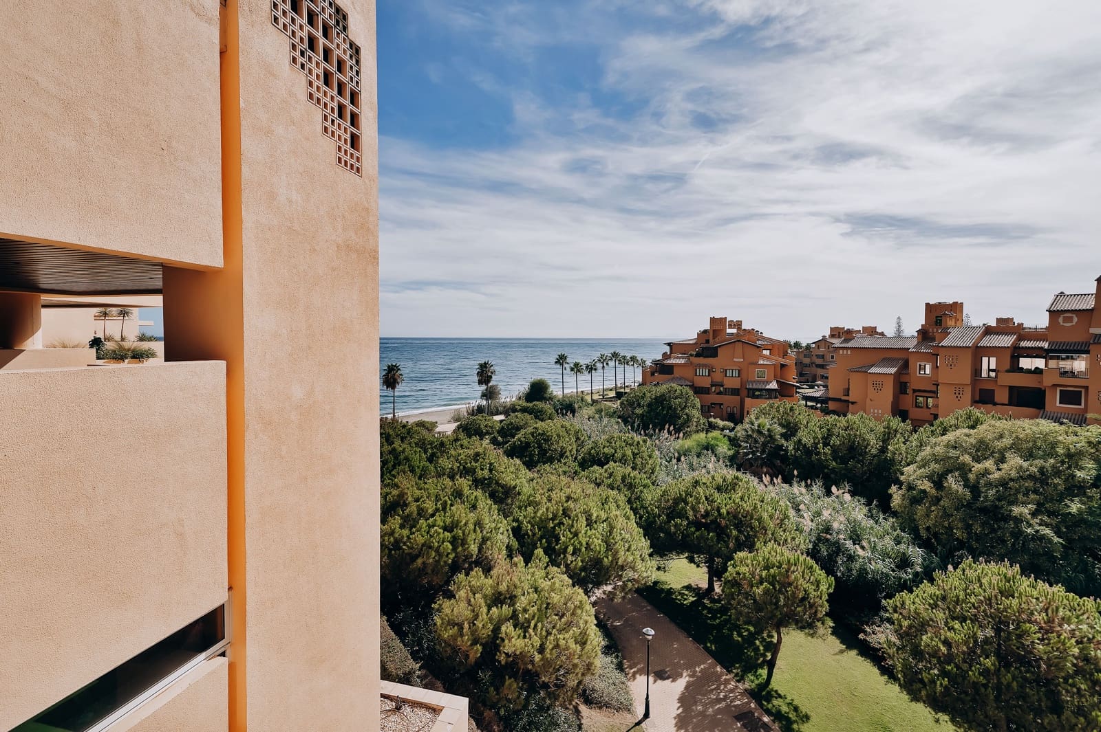 3 makuuhuone Huoneisto myytävänä paikassa Estepona mukana uima-altaan - 895 000 € (Ref: 9275195)