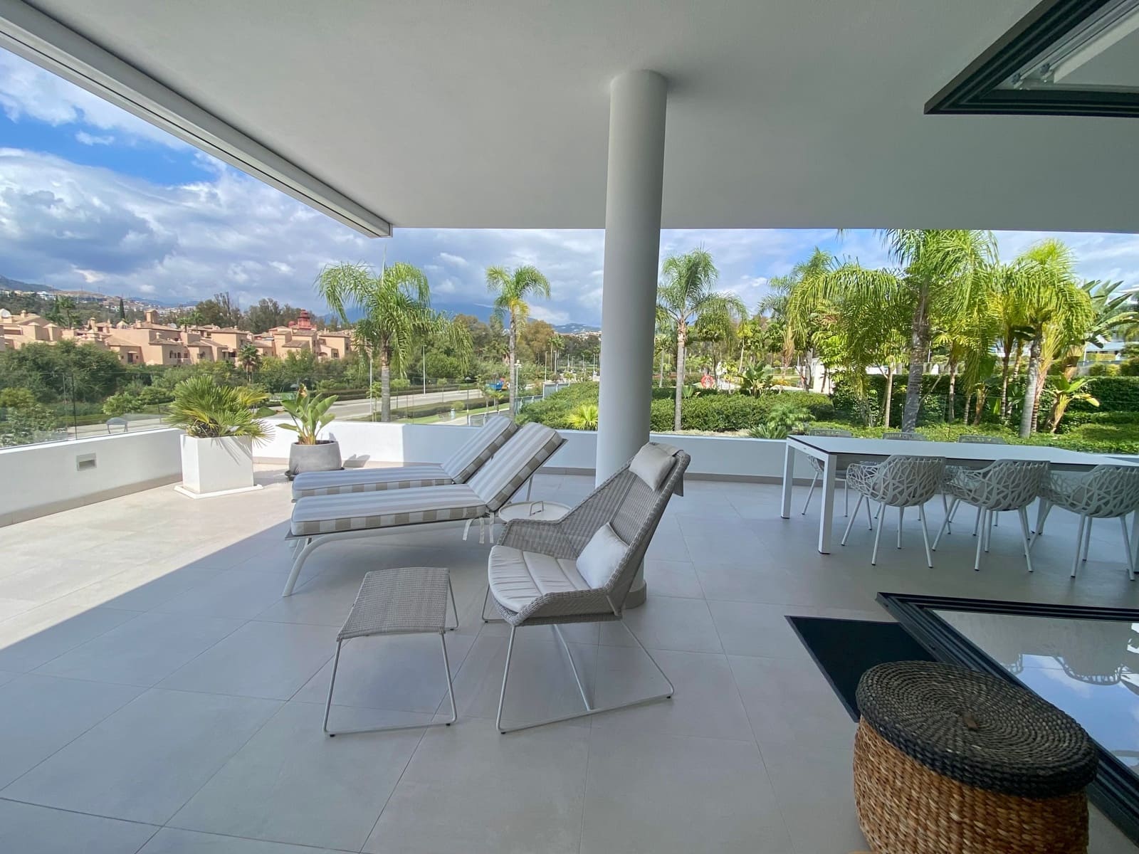 3 quarto Apartamento para venda em New Golden Mile com piscina - 895 000 € (Ref: 9275820)