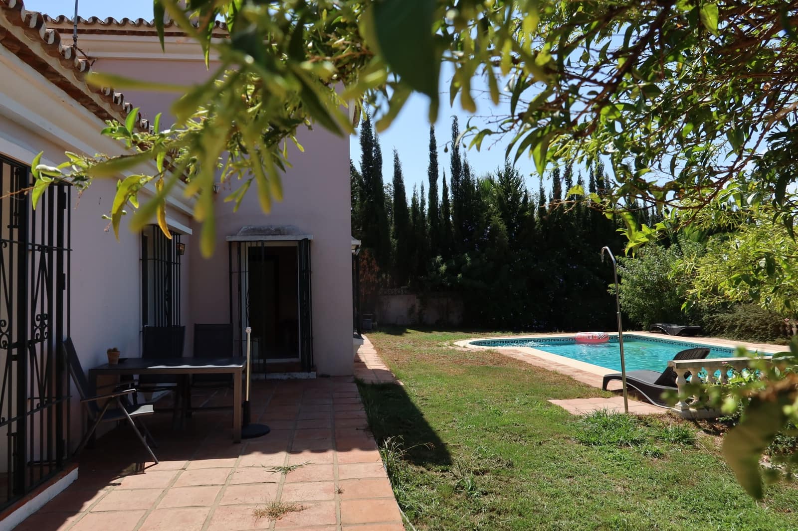 7 bedroom Townhouse for sale in Sotogrande with pool - € 1,100,000 (Ref: 9275941)