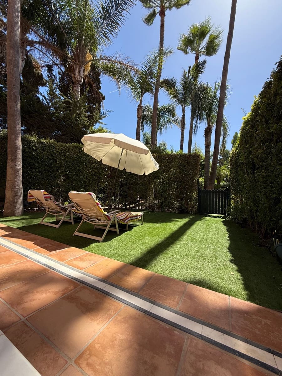 2 bedroom Apartment for sale in Marbella - € 2,950,000 (Ref: 9278717)