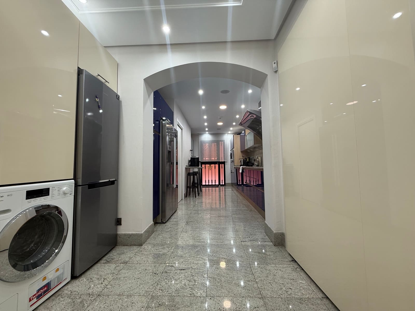 2 bedroom Apartment for sale in Marbella - € 2,950,000 (Ref: 9278717)