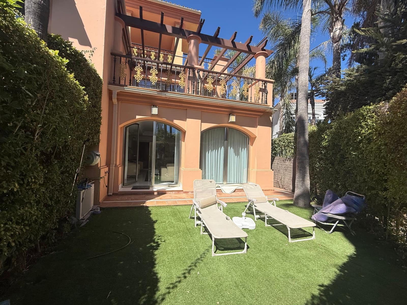 2 bedroom Apartment for sale in Marbella - € 2,950,000 (Ref: 9278717)