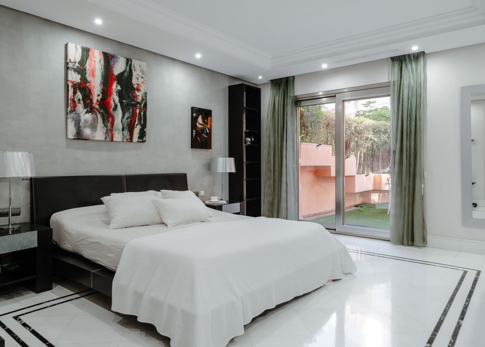 2 bedroom Apartment for sale in Marbella - € 2,950,000 (Ref: 9278717)