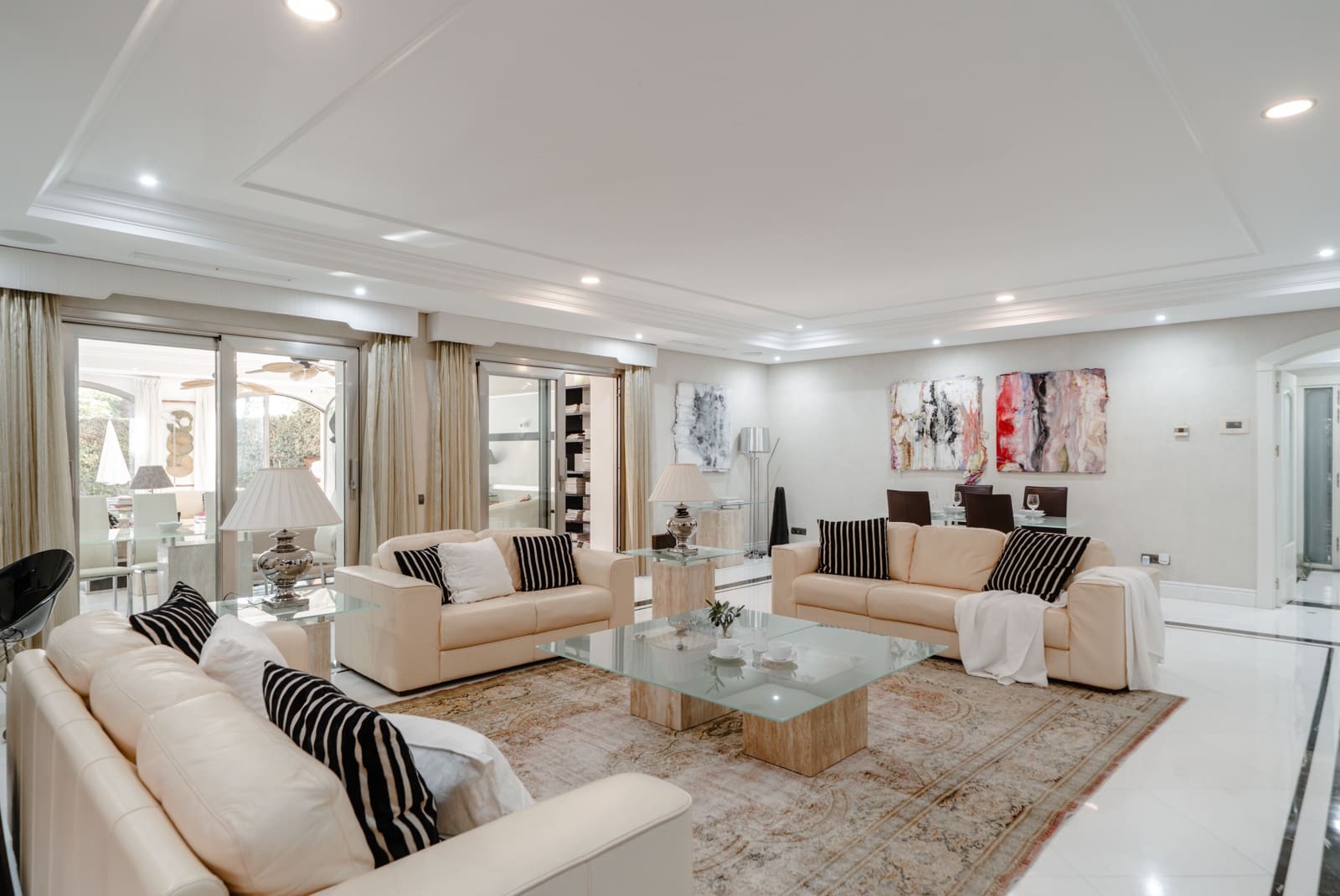 2 bedroom Apartment for sale in Marbella - € 2,950,000 (Ref: 9278717)