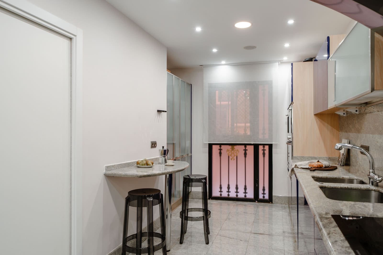 2 bedroom Apartment for sale in Marbella - € 2,950,000 (Ref: 9278717)