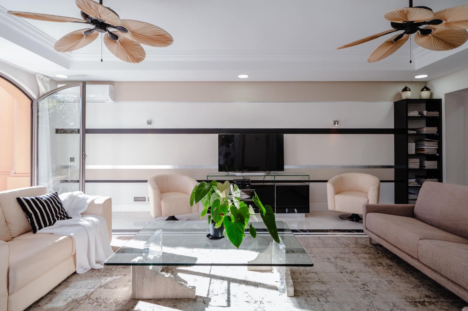 2 bedroom Apartment for sale in Marbella - € 2,950,000 (Ref: 9278717)