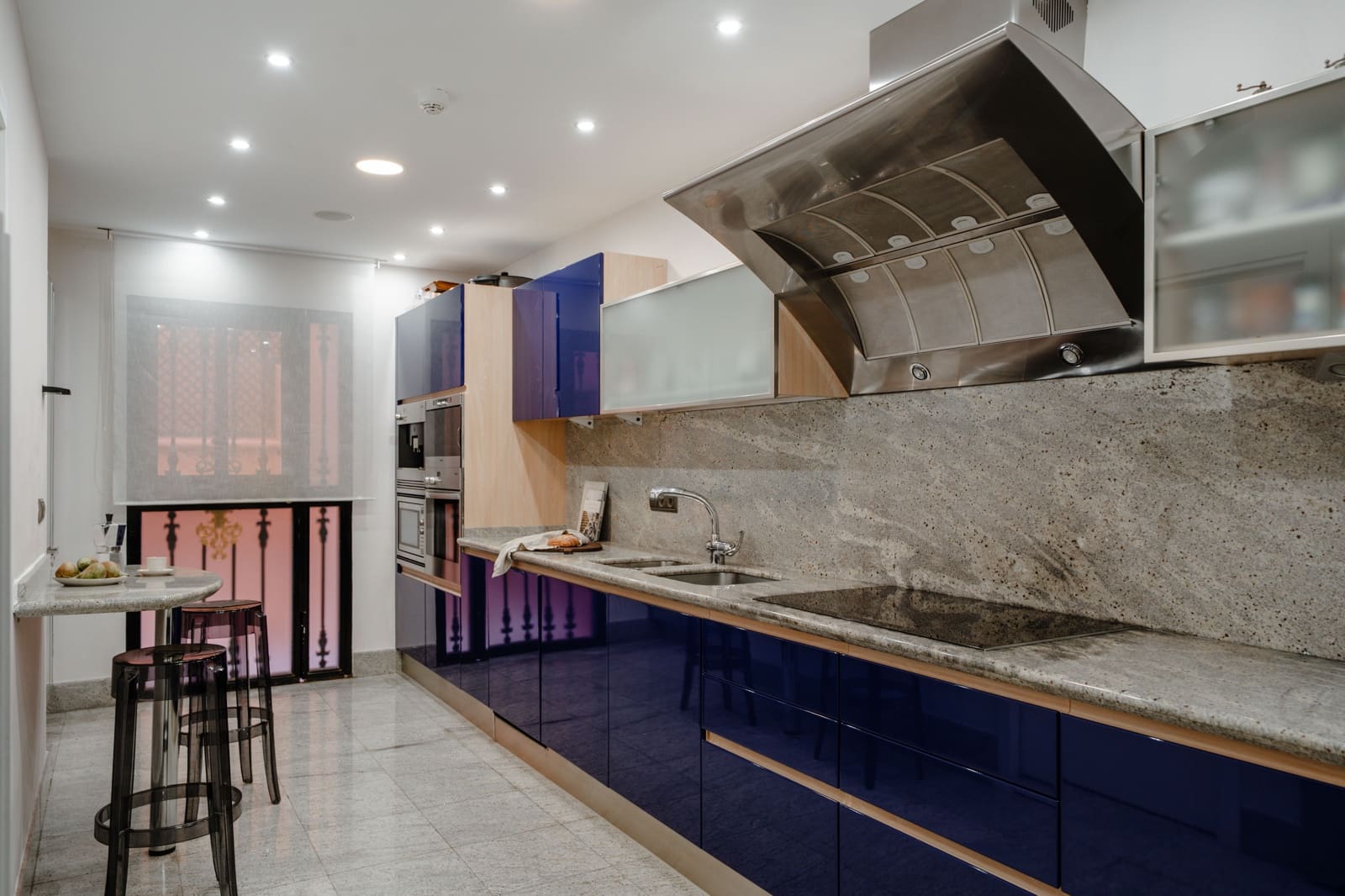 2 bedroom Apartment for sale in Marbella - € 2,950,000 (Ref: 9278717)