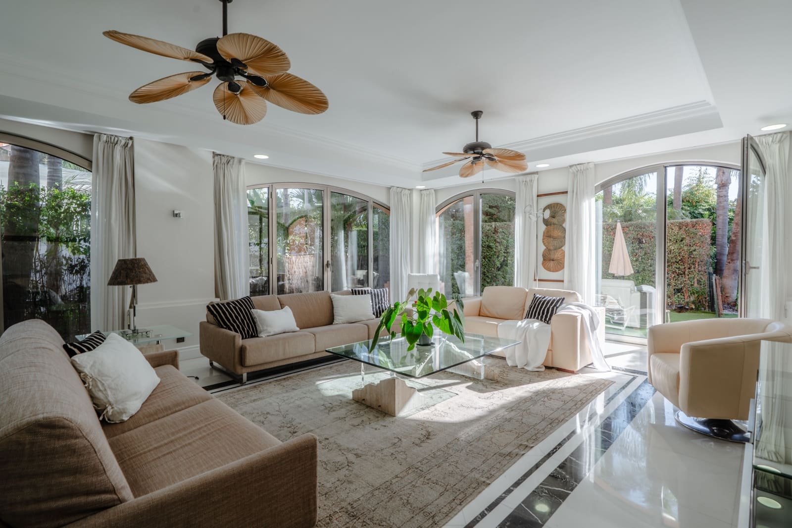 2 bedroom Apartment for sale in Marbella - € 2,950,000 (Ref: 9278717)