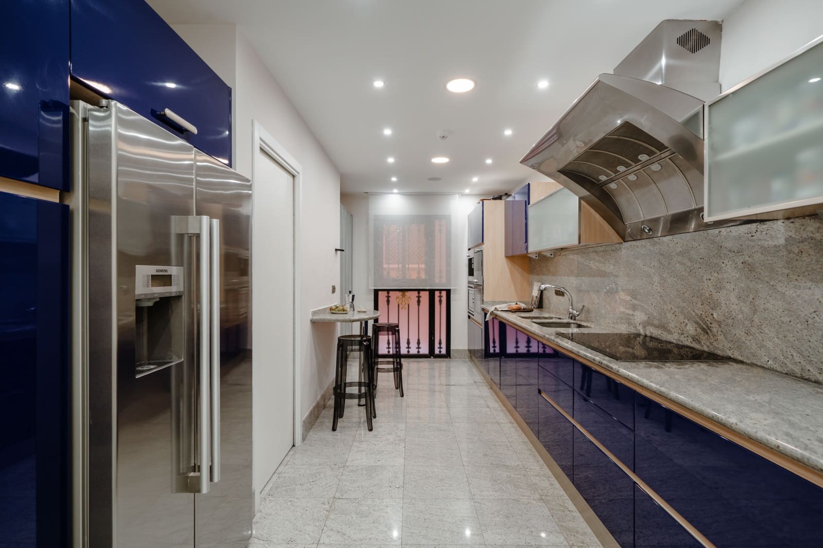 2 bedroom Apartment for sale in Marbella - € 2,950,000 (Ref: 9278717)