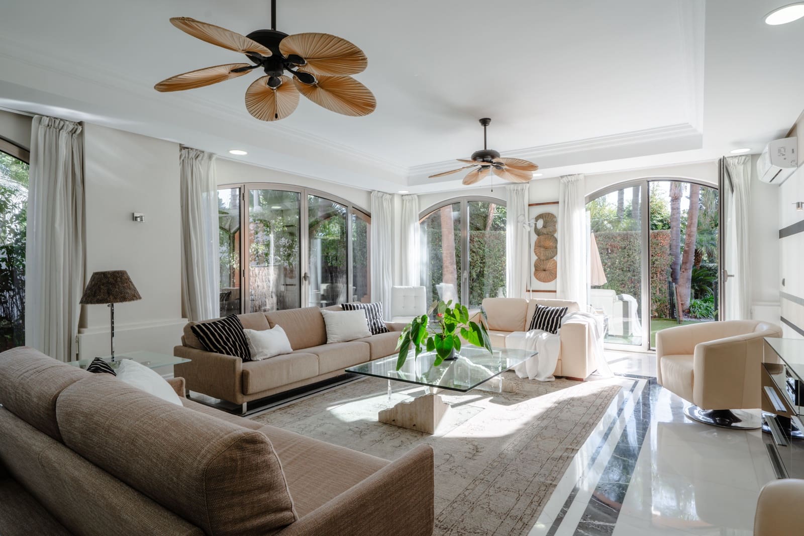 2 bedroom Apartment for sale in Marbella - € 2,950,000 (Ref: 9278717)