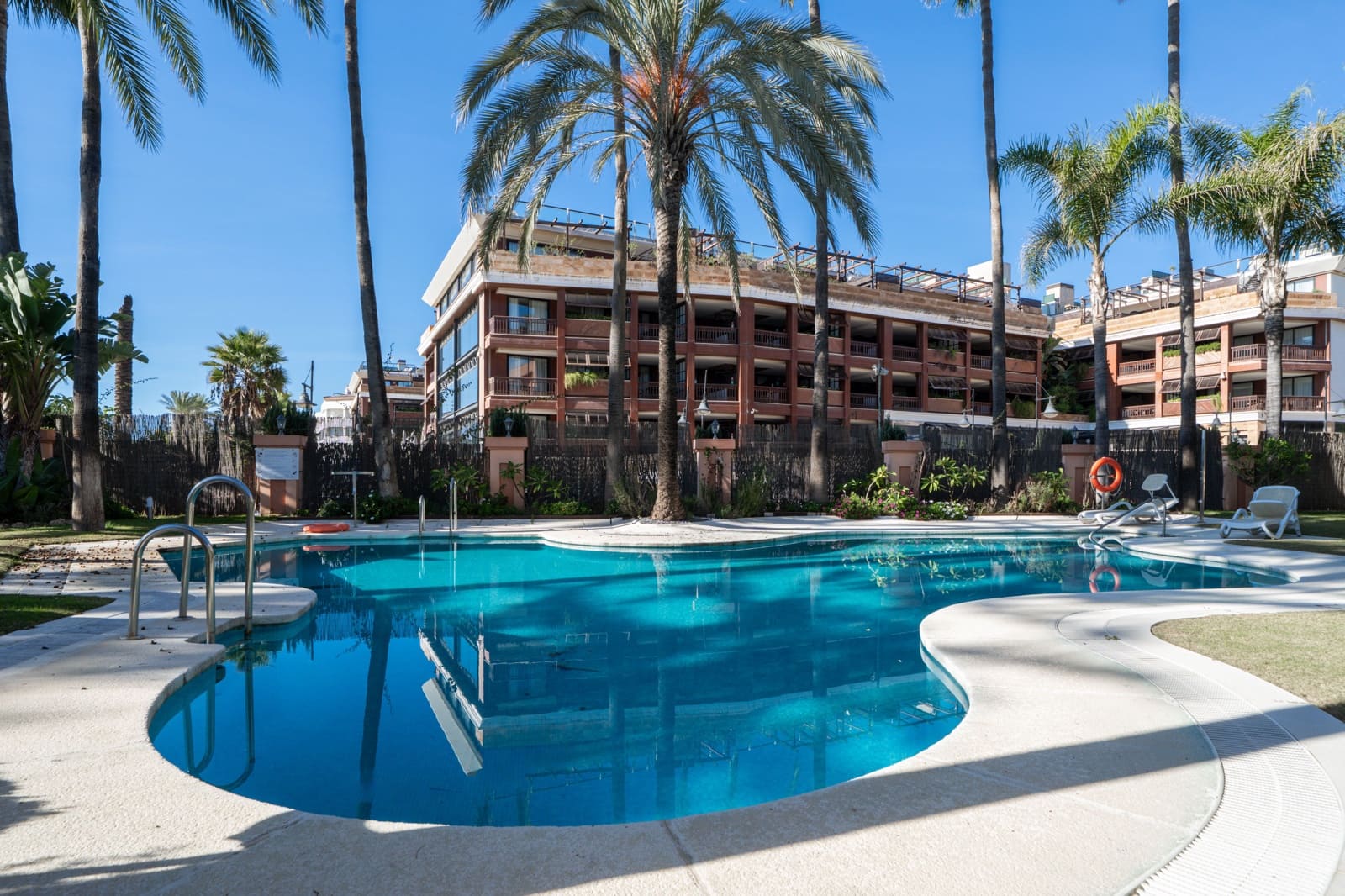 2 bedroom Apartment for sale in Marbella - € 2,950,000 (Ref: 9278717)
