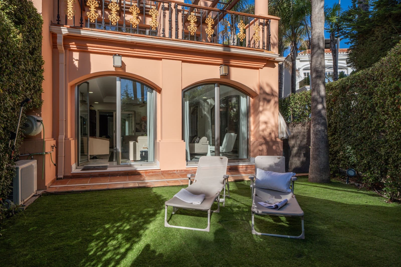 2 bedroom Apartment for sale in Marbella - € 2,950,000 (Ref: 9278717)