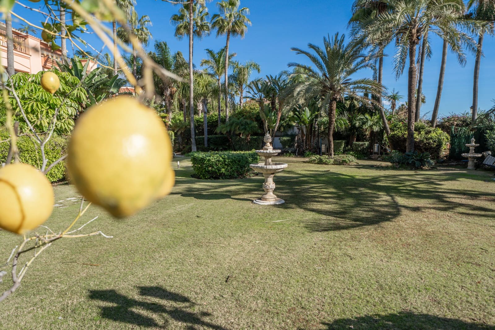 2 bedroom Apartment for sale in Marbella - € 2,950,000 (Ref: 9278717)