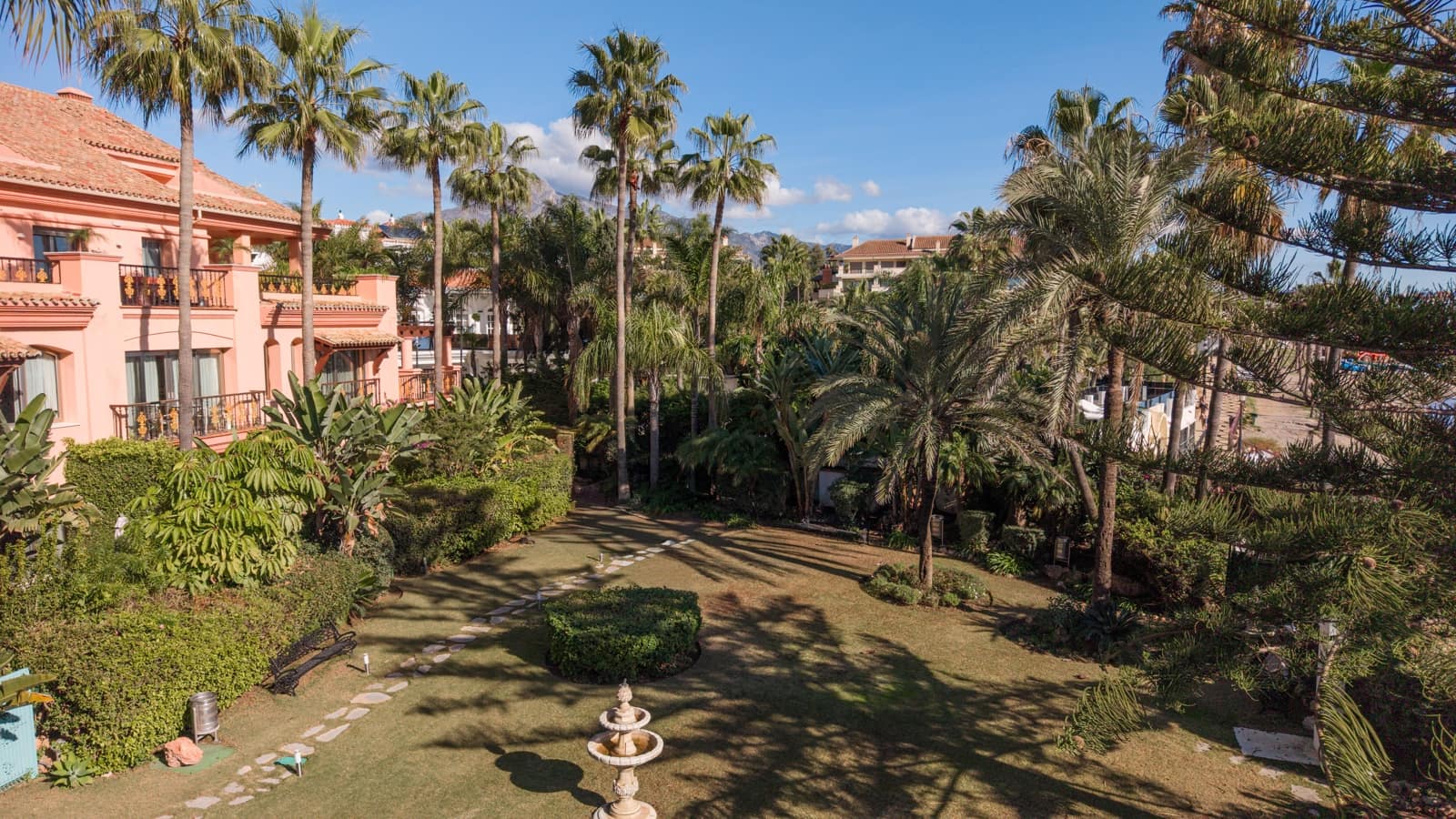 2 bedroom Apartment for sale in Marbella - € 2,950,000 (Ref: 9278717)