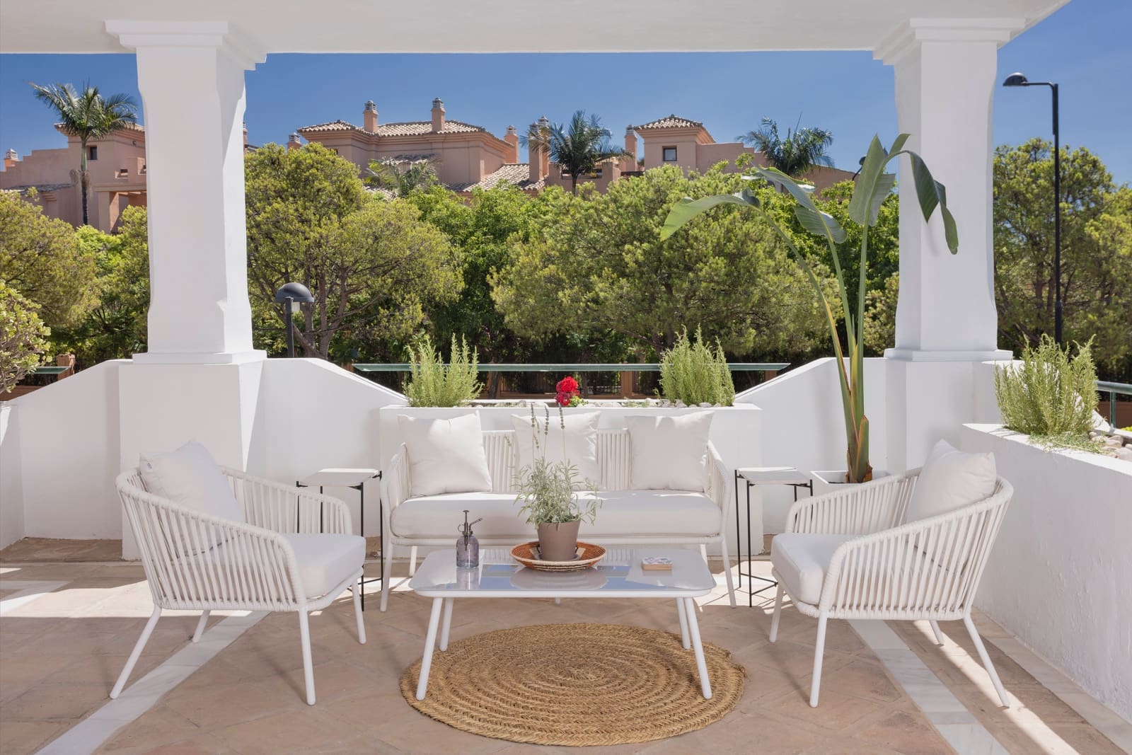 2 soverom Leilighet til leie i Estepona med svømmebasseng - € 3 000 (Ref: 9278718)