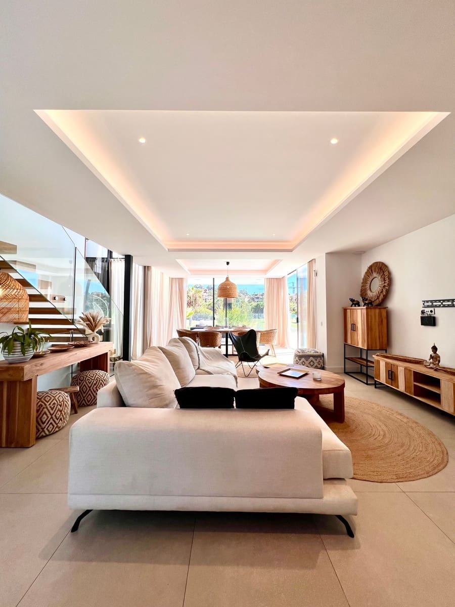 4 soverom Villa til salgs i El Paraiso med svømmebasseng - € 1 775 000 (Ref: 9287318)